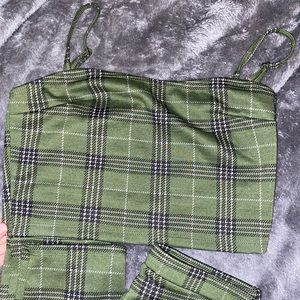 Green and white cropped shirt and ankle skinny pants